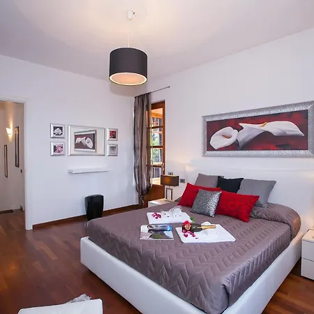 Sleeps 8 メナッジョ