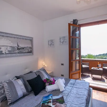Sleeps 8 * メナッジョ
