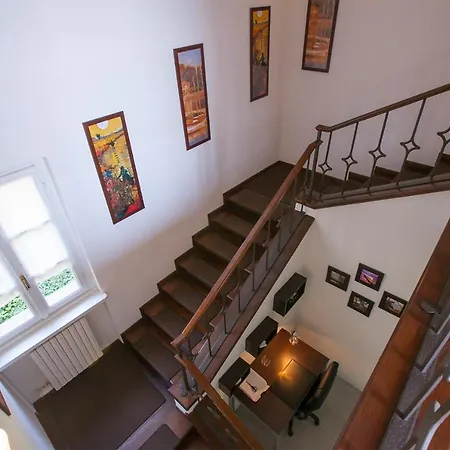 Sleeps 8 *