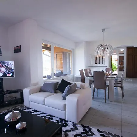 Sleeps 8 Villa